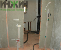 Монтаж кабелей электрических в коридоре дома в ДНП "Топаз"
