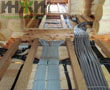 Монтаж электропроводки в полу деревянного дома