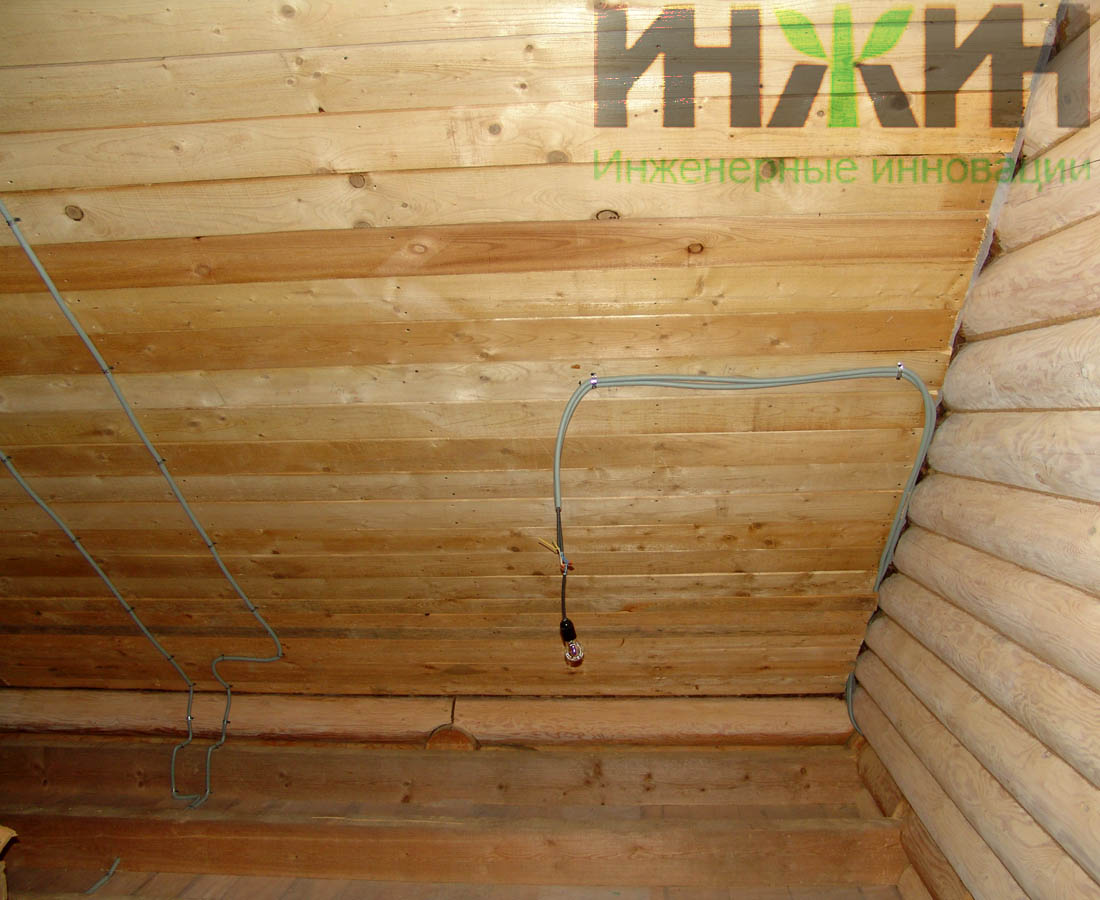 Монтаж электропроводки для освещения деревянного дома