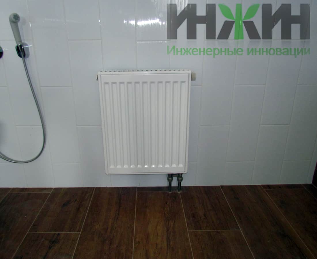 Радиатор отопления Kermi, установка в санузле загородного дома, фото 507