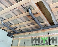 Монтаж трубопроводов канализации под потолком