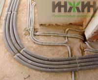 Монтаж скрытой электропроводки в стене дома в КП "Кстининское Озеро"
