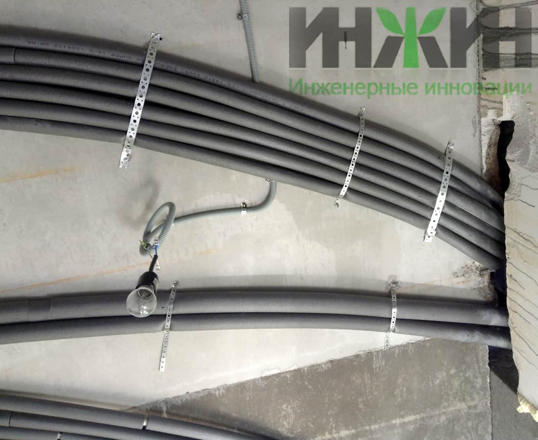 Система отопления, монтаж труб Valtec под потолком частного дома в Тверской области