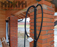 Монтаж скрытой электропроводки на потолке дома в КП "Новорижский Эдем"