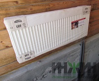 Установка панельного радиатора отопления KERMI в доме в КП "Лосиноостровские Усадьбы"