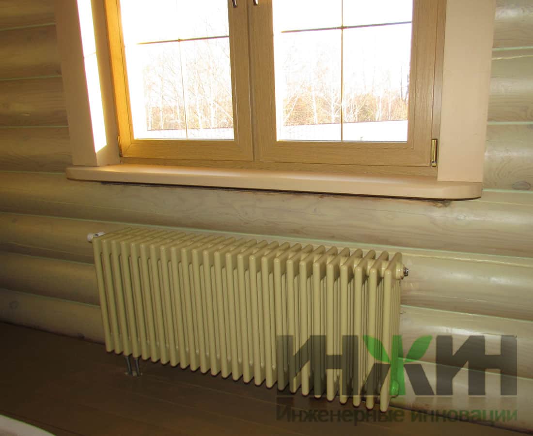 Монтаж дизайн-радиатора Zehnder в системе отопления в доме из бревна