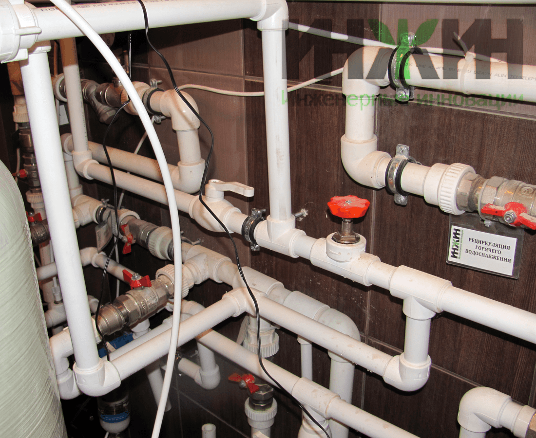 Монтаж трубопроводов водопровода в частном доме
