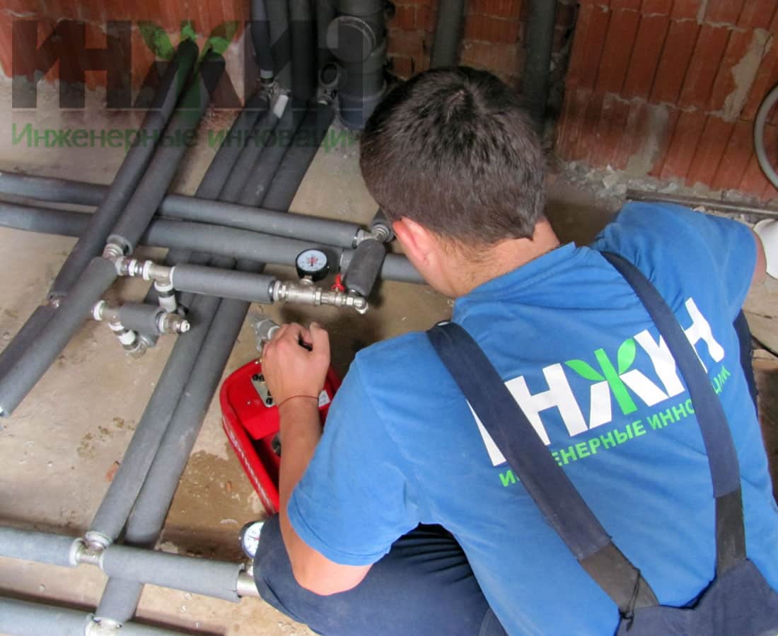 Опрессовка системы отопления, монтаж которой выполнен в частном доме в Московской области